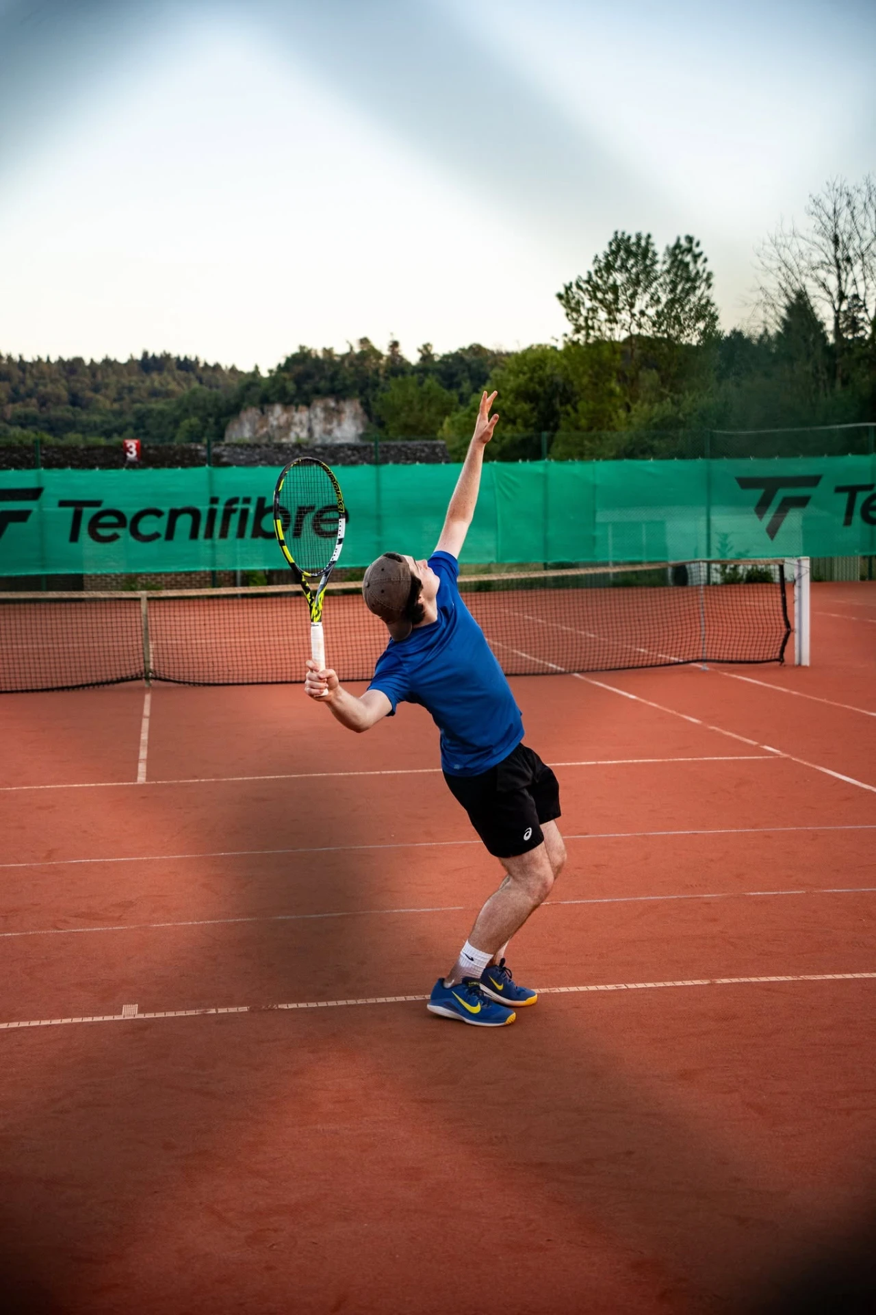 Service sur les terrains du TC Godinne